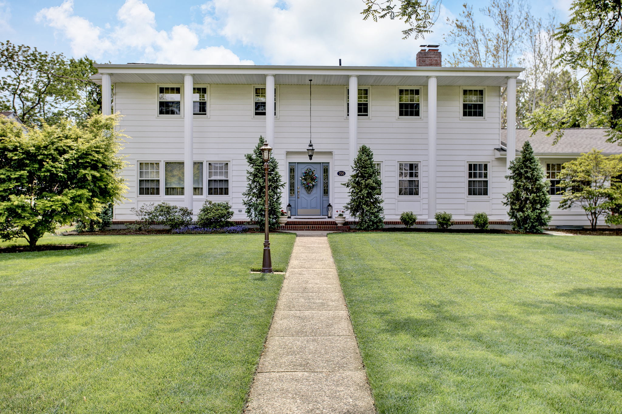 Exterior of 700 Bellevue Avenue